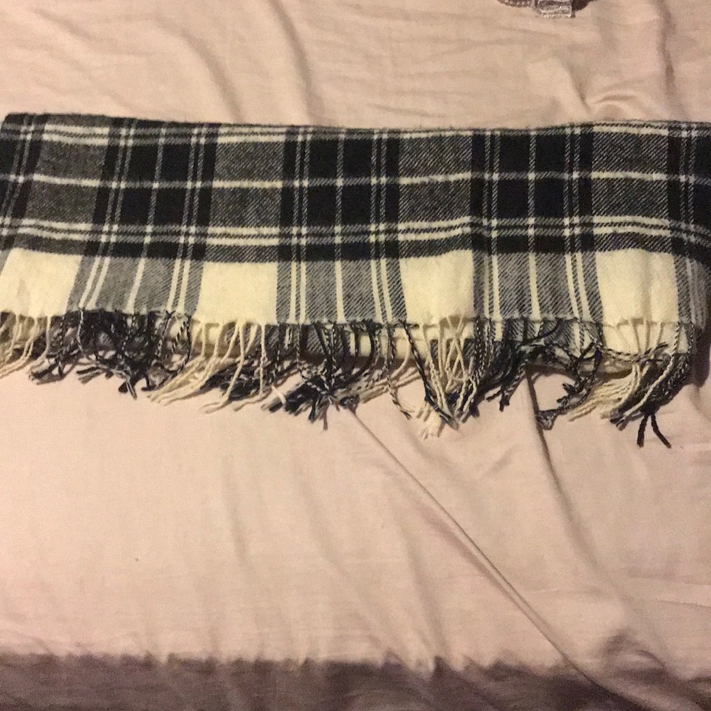 Forever 21 blanket scarf 😍
